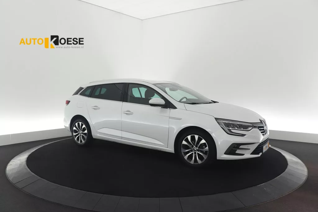 Renault M&eacute;gane Estate TCe 140 Intens | Camera | Head-Up Display | Parkeersensoren | Apple Carplay